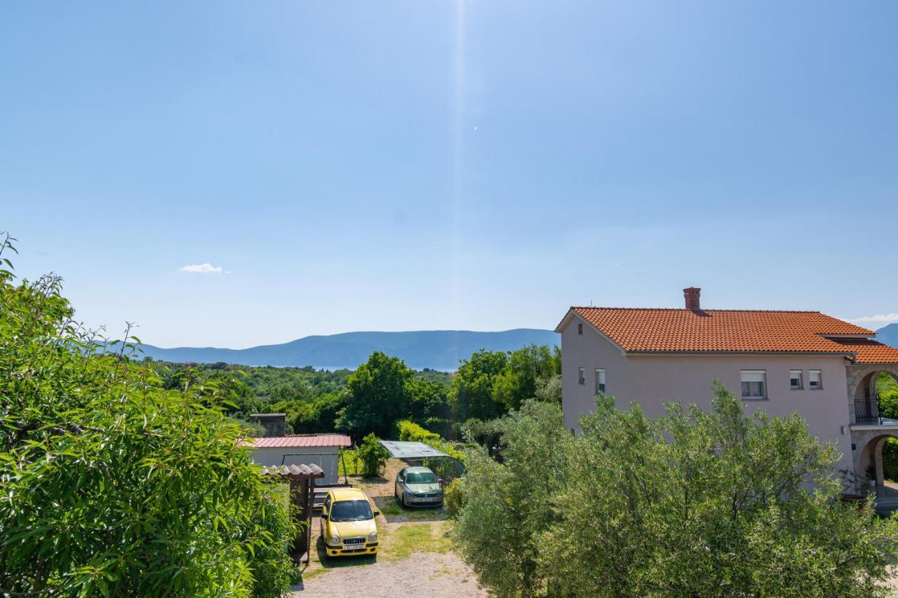 Apartments And Rooms With Parking Space Skrbcici, Krk - 21231 Exterior photo