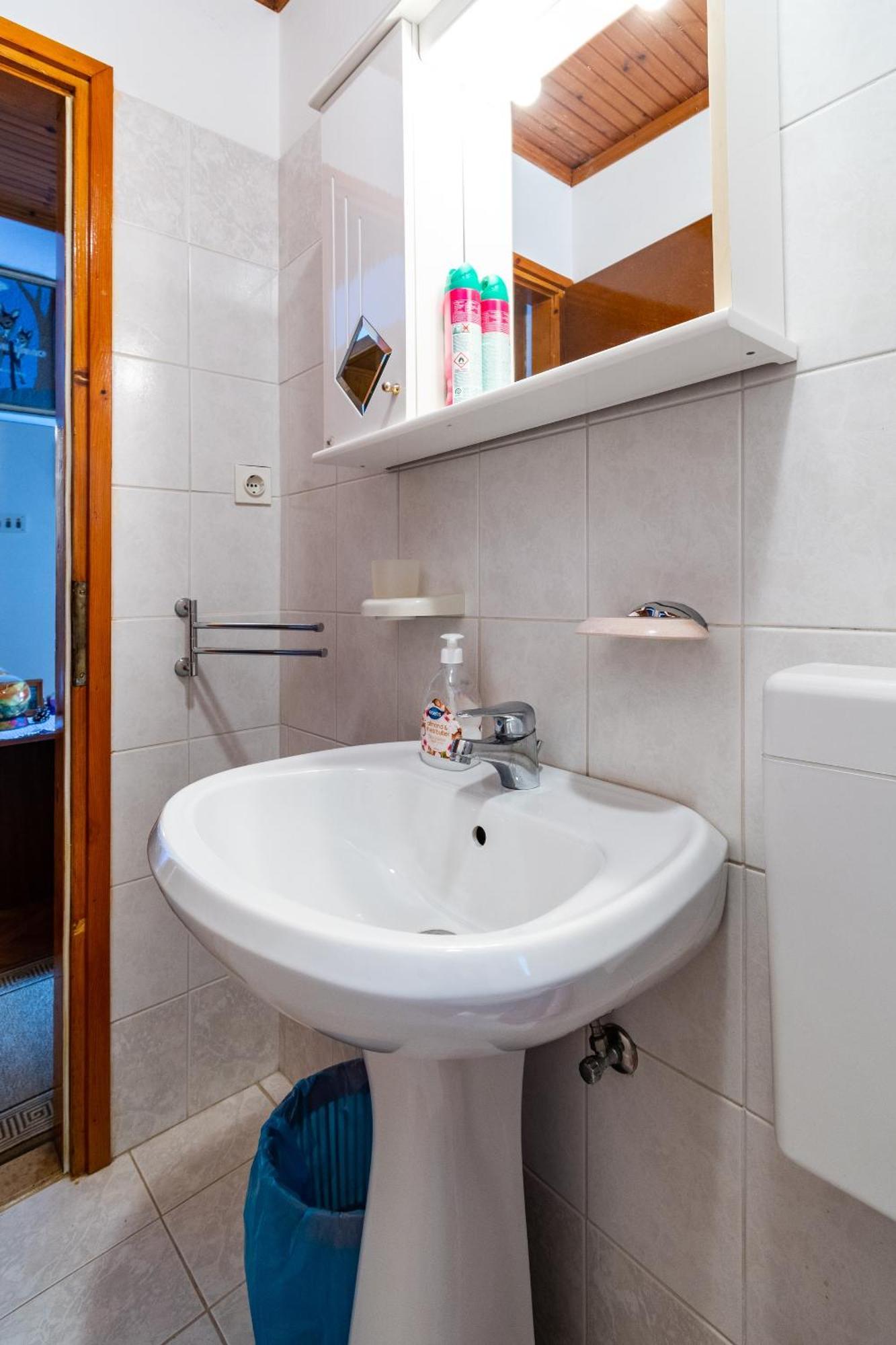 Apartments And Rooms With Parking Space Skrbcici, Krk - 21231 Room photo